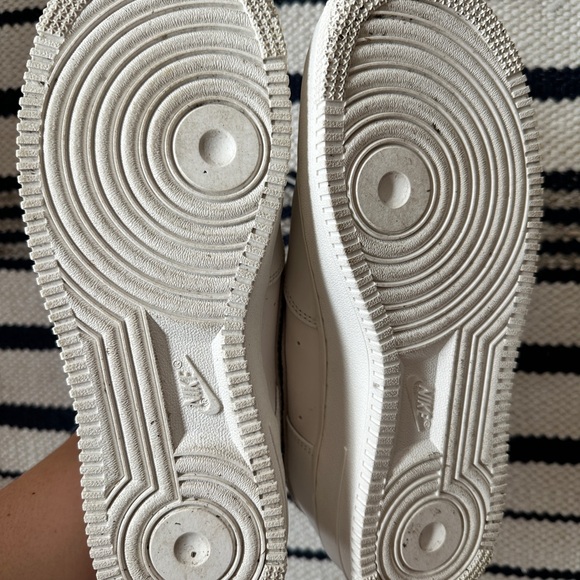 Nike Air Force 1 Low - Womens White Leather Sneaker Shoes- Size 7.5 - Picture 6 of 6